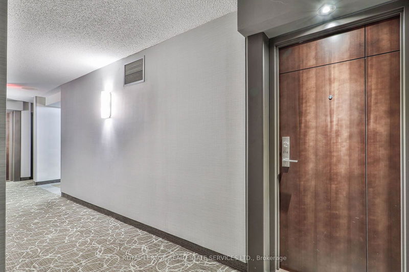  814 - 2267 Lake Shore Blvd W Toronto, M8V 3X2 | Image 2