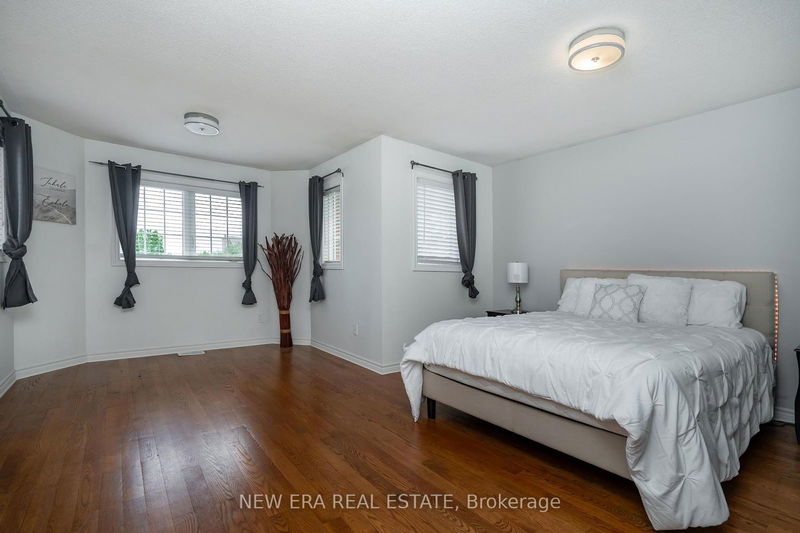 5380 Floral Hill Cres  Mississauga, L5V 1V3 | Image 27