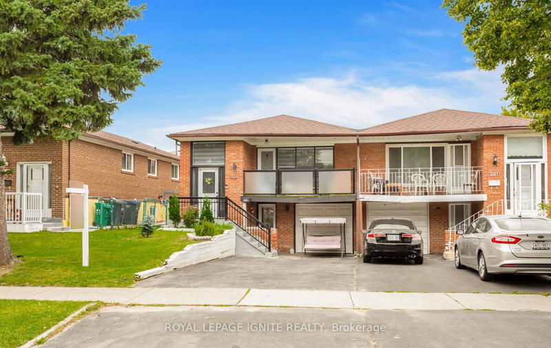 3325 Victory Cres  Mississauga, L4T 1M2 | Image 2