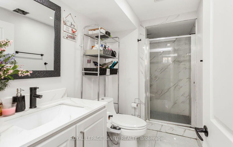 3325 Victory Cres  Mississauga, L4T 1M2 | Image 31