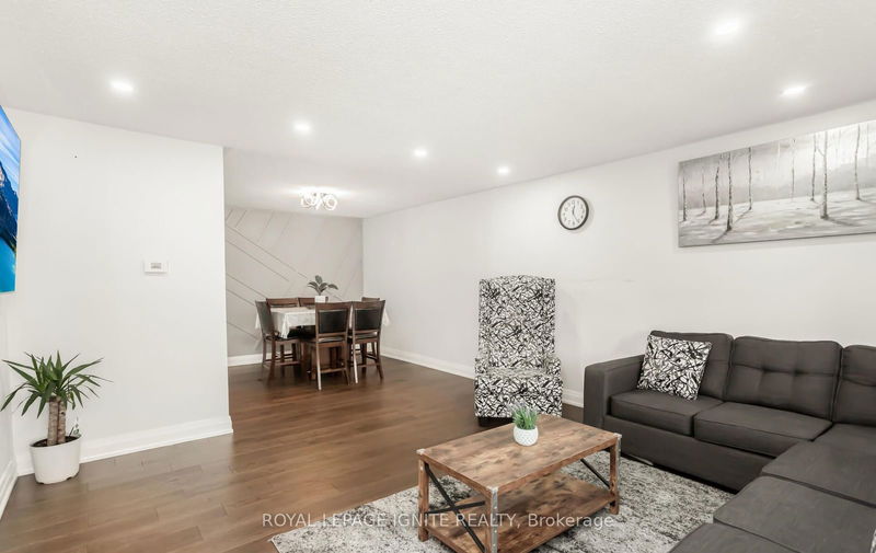 3325 Victory Cres  Mississauga, L4T 1M2 | Image 9