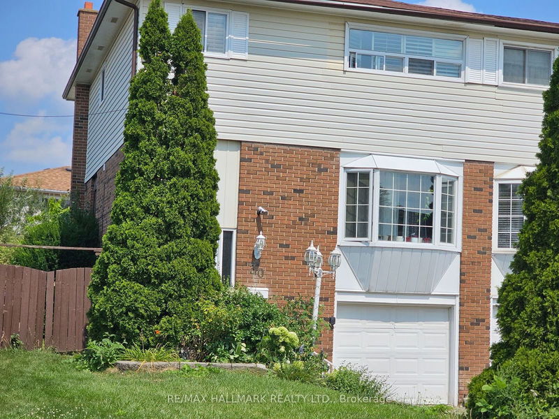 30 Merton Rd  Brampton, L6V 2V6 | Image 2