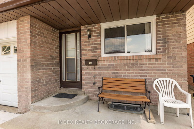 15 Franca Cres  Toronto, M9V 4S1 | Image 2