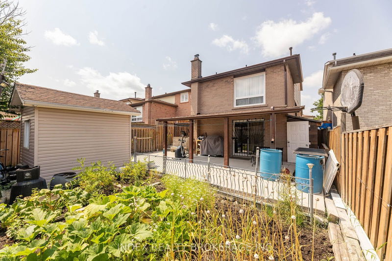 15 Franca Cres  Toronto, M9V 4S1 | Image 4