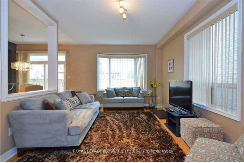 37 Blue Diamond Dr  Brampton, L6S 6J2 | Image 4