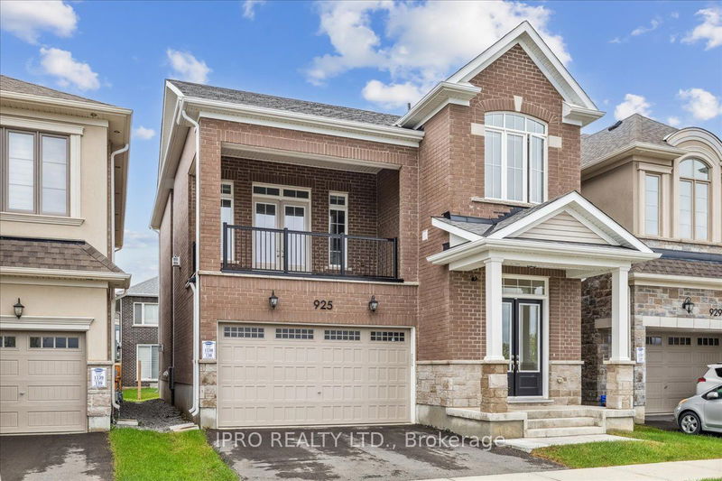 home for lease on 925 Hickory Crescent