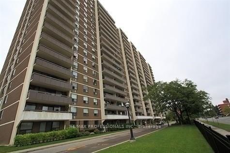 home for lease on 602-511 The West Mall
