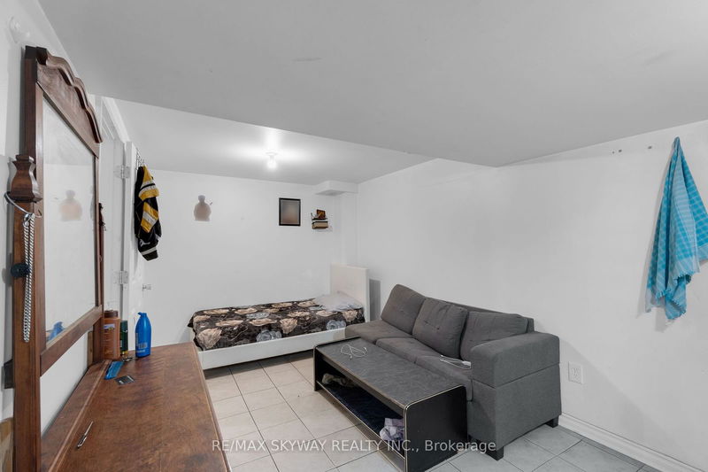 19 Rednor Dr  Brampton, L6P 1P4 | Image 28