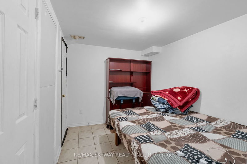 19 Rednor Dr  Brampton, L6P 1P4 | Image 33