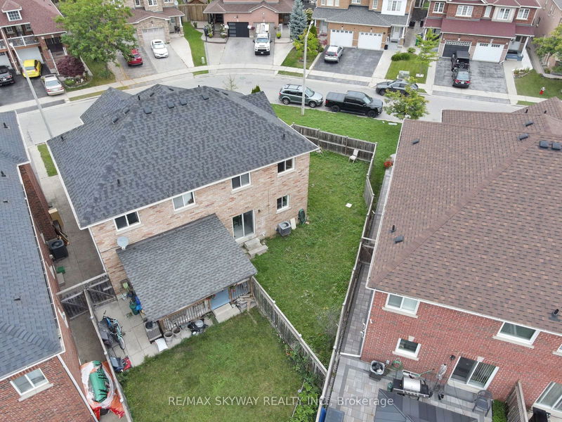 19 Rednor Dr  Brampton, L6P 1P4 | Image 40