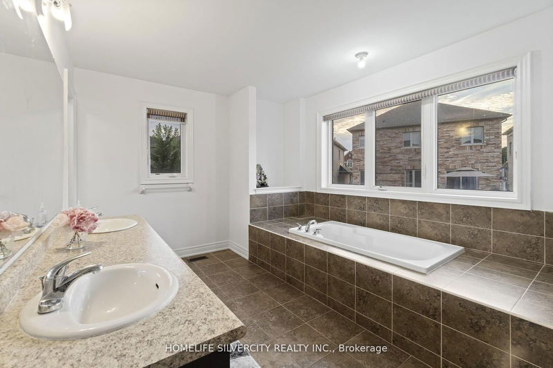 56 Fieldstone Ln Ave  Caledon, L7C 2E9 | Image 24