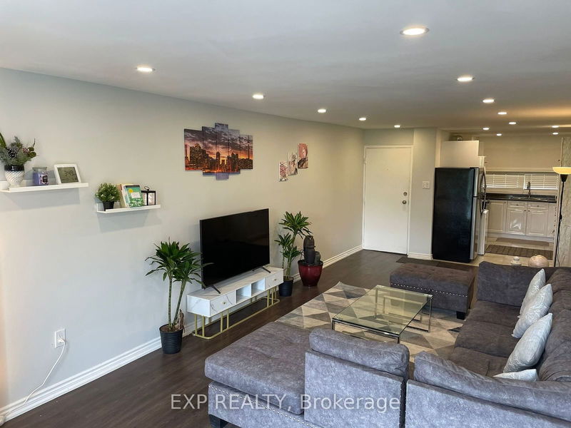  318 - 4673 Jane St  Toronto, M3N 2L1 | Image 2