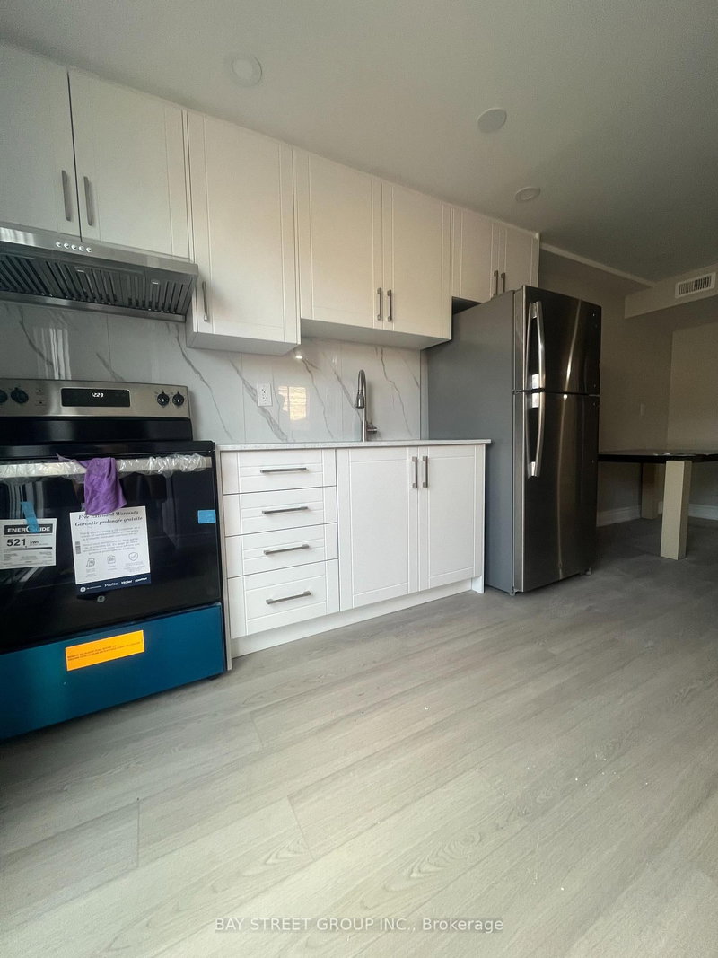 Lower - 5323 Red Brush Dr, Mississauga, L4Z 3Z5 | Image 3