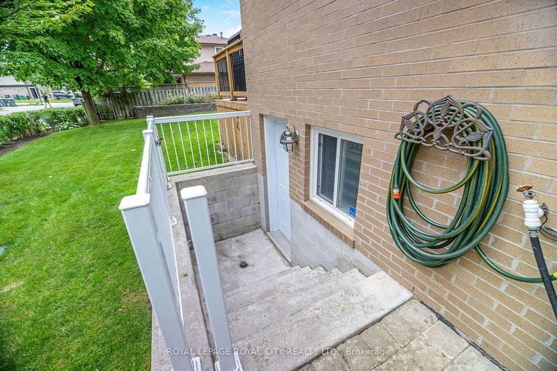 35 Inglewood Dr  Brampton, L6W 2N4 | Image 38