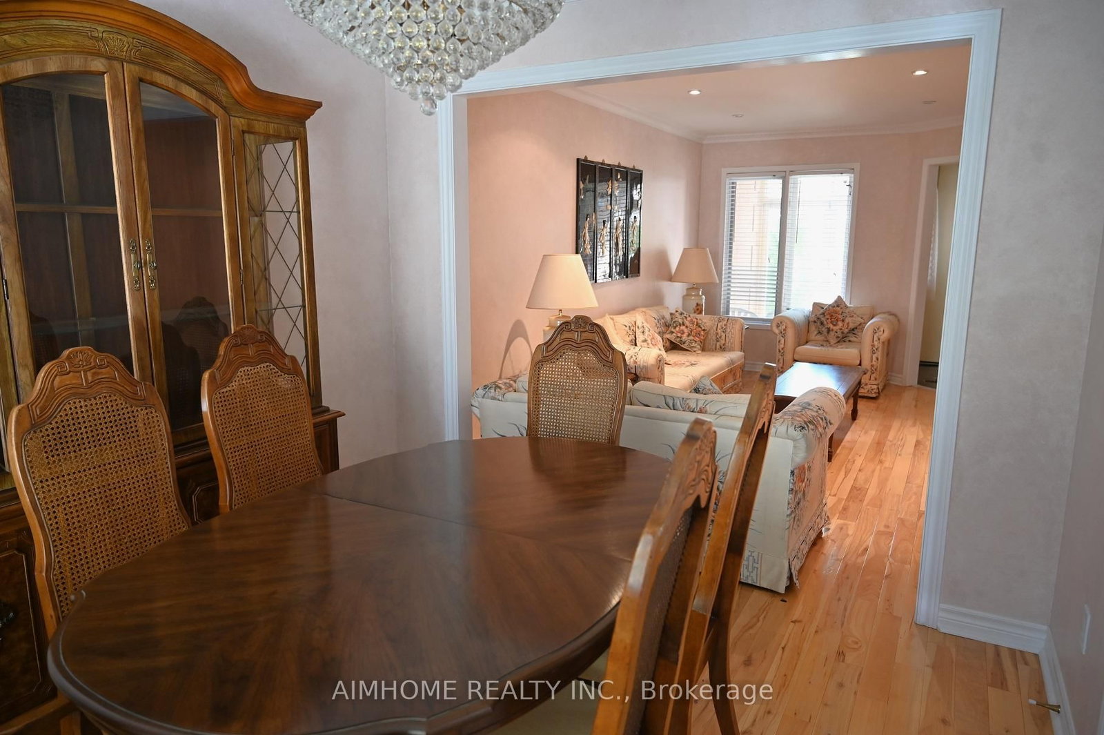 Listing Image 6
