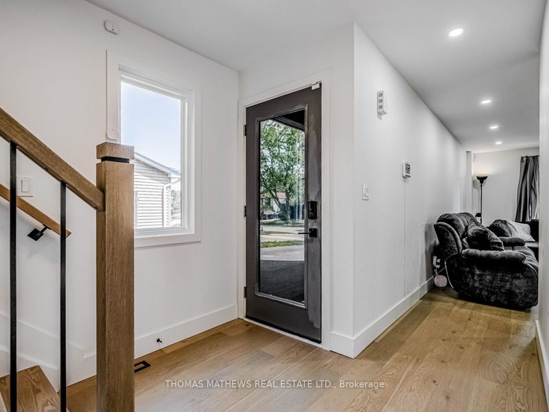 3135 Michael Cres  Burlington, L7M 1V3 | Image 3