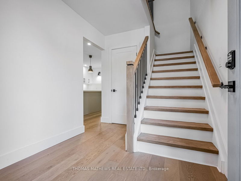 3135 Michael Cres  Burlington, L7M 1V3 | Image 4