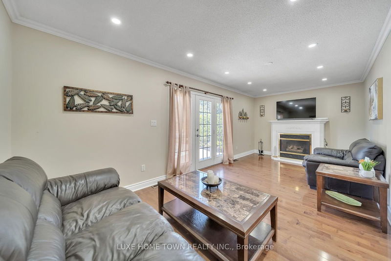 17 Gondola Cres  Brampton, L6S 1W5 | Image 13