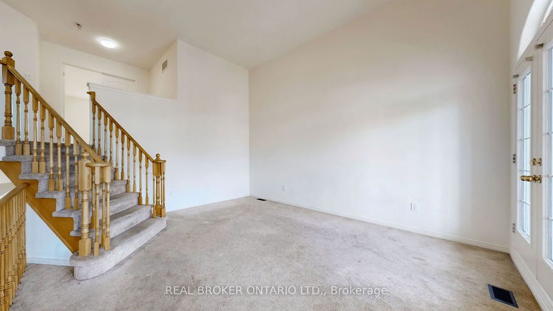 32 Crystal Glen Cres  Brampton, L6X 0K2 | Image 7