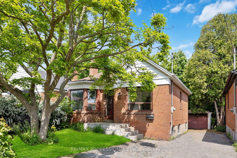 34 Dixon Rd  Toronto, M9P 2L3 | Image 1