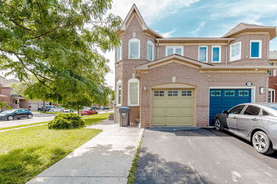 111 Mount Ranier Cres  Brampton, L6R 2L1 | Image 1