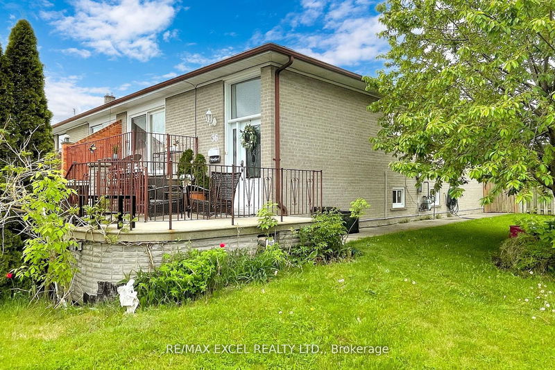 36 Newlin Cres  Toronto, M3L 1X6 | Image 2