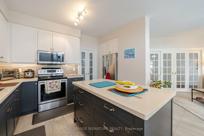  2808 - 25 Kingsbridge Garden Circ  Mississauga, L5R 4B1 | Image 14