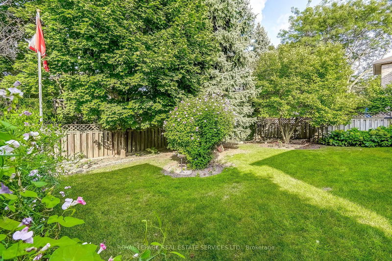 1301 Mapleridge Cres  Oakville, L6M 2H1 | Image 34