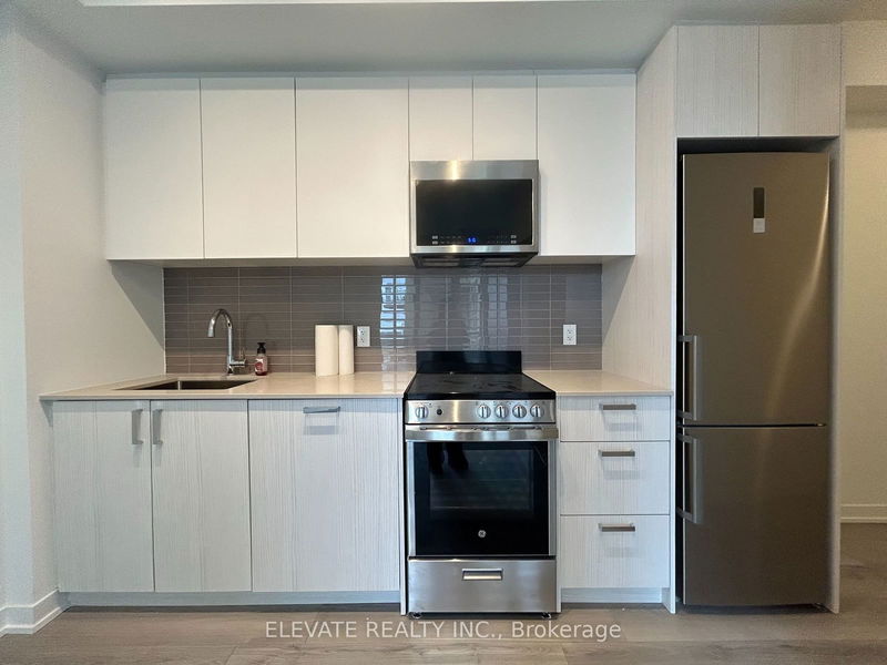 home for lease on 1003-1787 St Clair Avenue W