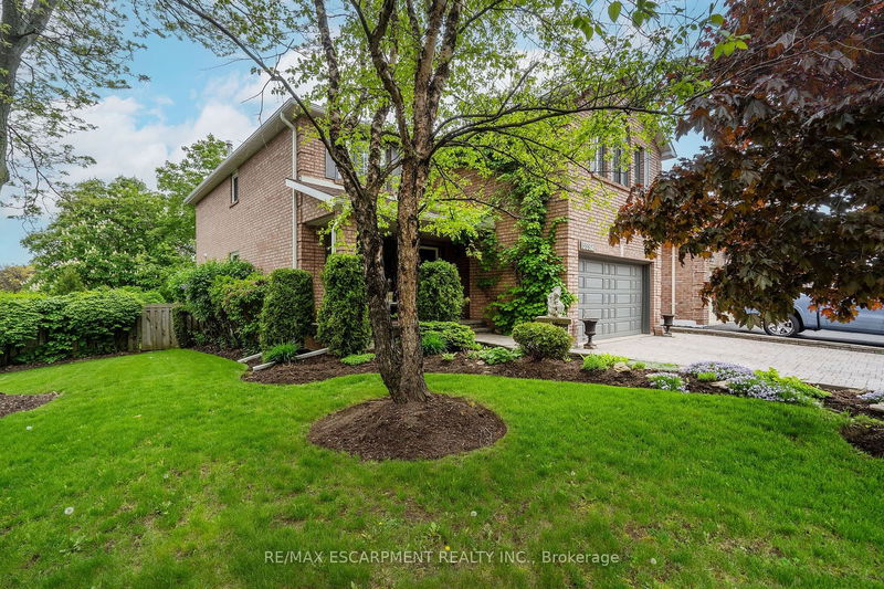 5592 Shillington Dr  Mississauga, L5R 3N4 | Image 1