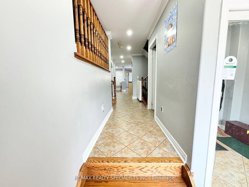 96 Sedgewick Circ, Brampton, L7A 2P6 | Image 3