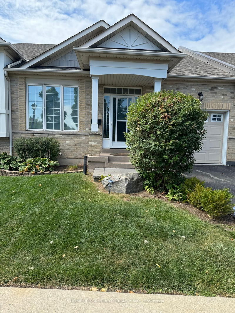 home for lease on #30-2243 Turnberry Road E