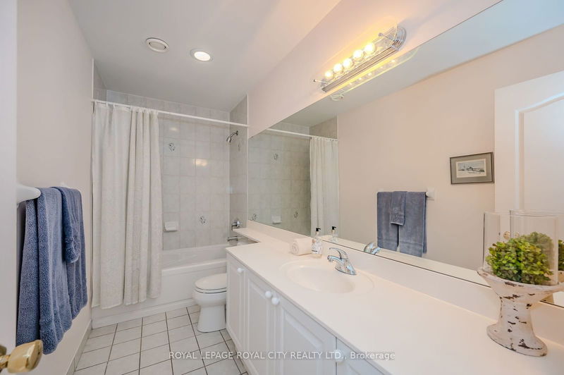  705 - 1 Lomond Dr  Toronto, M8X 2Z3 | Image 19