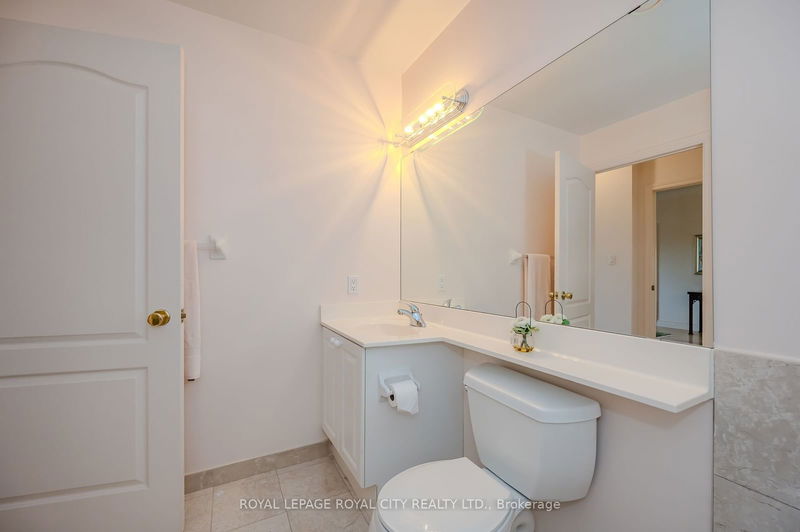  705 - 1 Lomond Dr  Toronto, M8X 2Z3 | Image 29