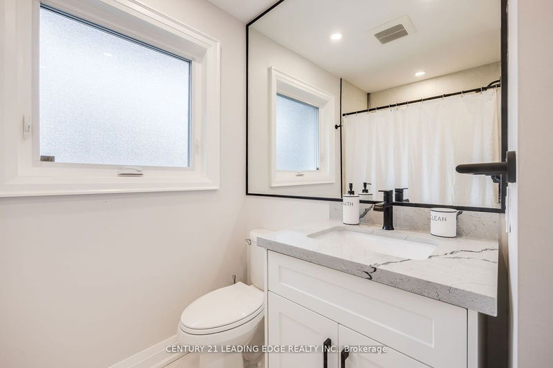 5 WESTHAMPTON Dr  Toronto, M9R 1X7 | Image 14