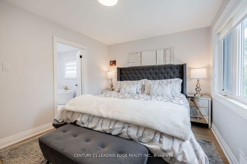 5 WESTHAMPTON Dr  Toronto, M9R 1X7 | Image 19