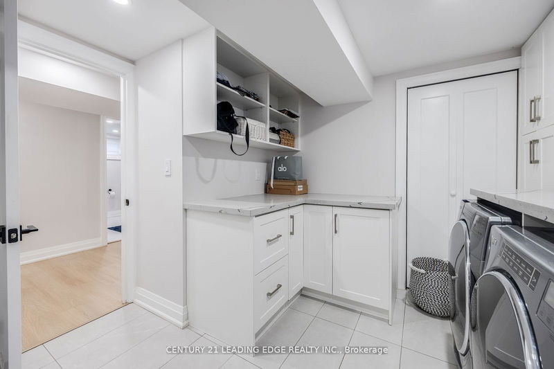 5 WESTHAMPTON Dr  Toronto, M9R 1X7 | Image 31