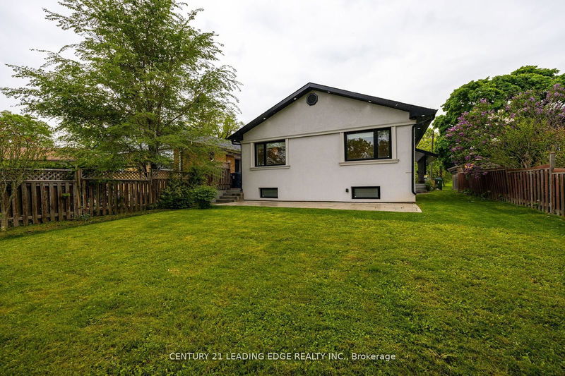 5 WESTHAMPTON Dr  Toronto, M9R 1X7 | Image 33