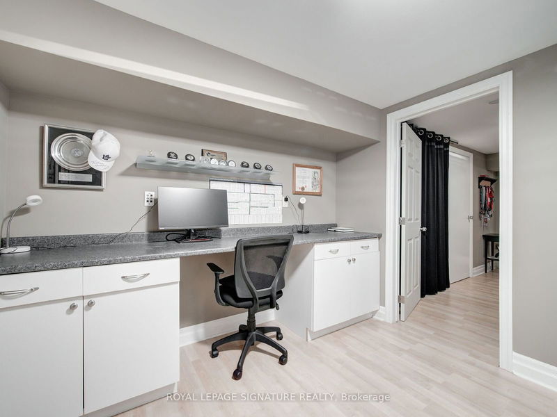 2547 Armour Cres  Burlington, L7M 4T4 | Image 35