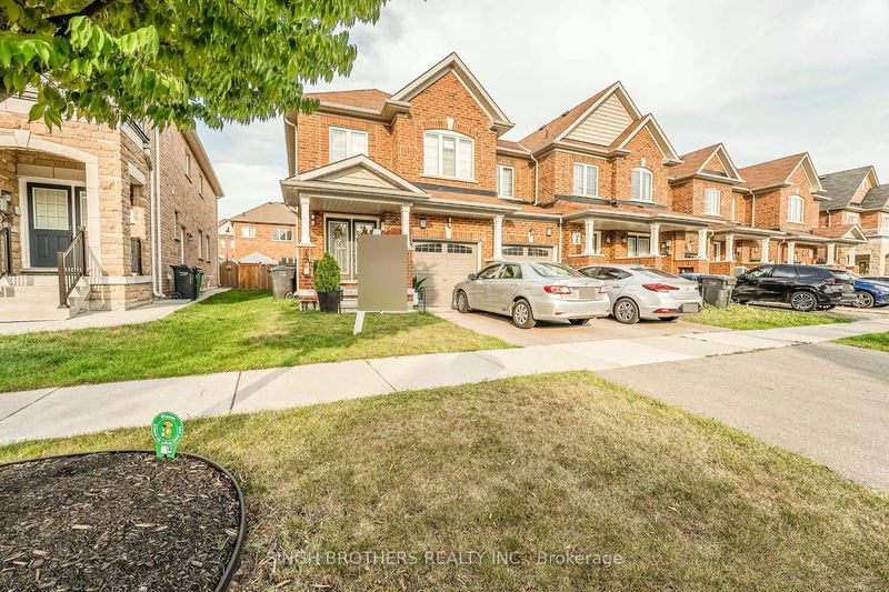 21 Hoover Rd  Brampton, L7A 4L2 | Image 1