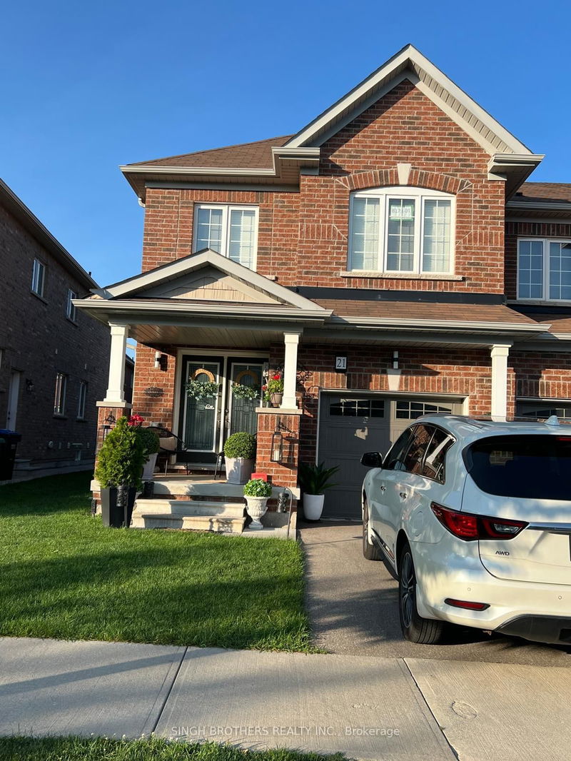 21 Hoover Rd  Brampton, L7A 4L2 | Image 2