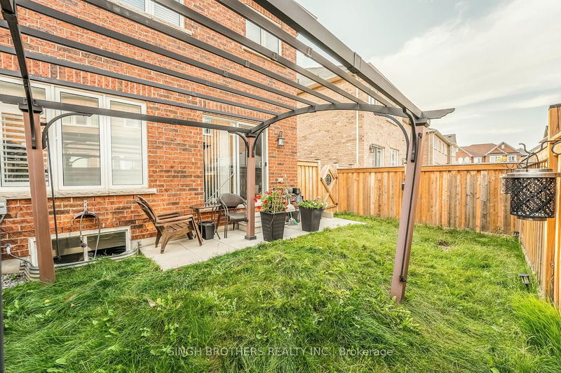 21 Hoover Rd  Brampton, L7A 4L2 | Image 3