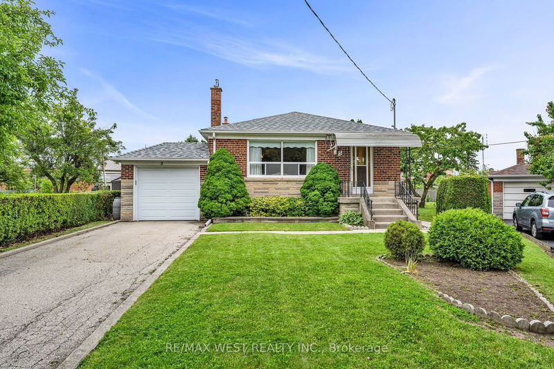 5 Picton Cres  Toronto, M3K 1W4 | Image 1