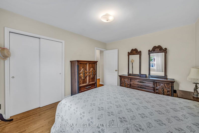 5 Picton Cres  Toronto, M3K 1W4 | Image 15