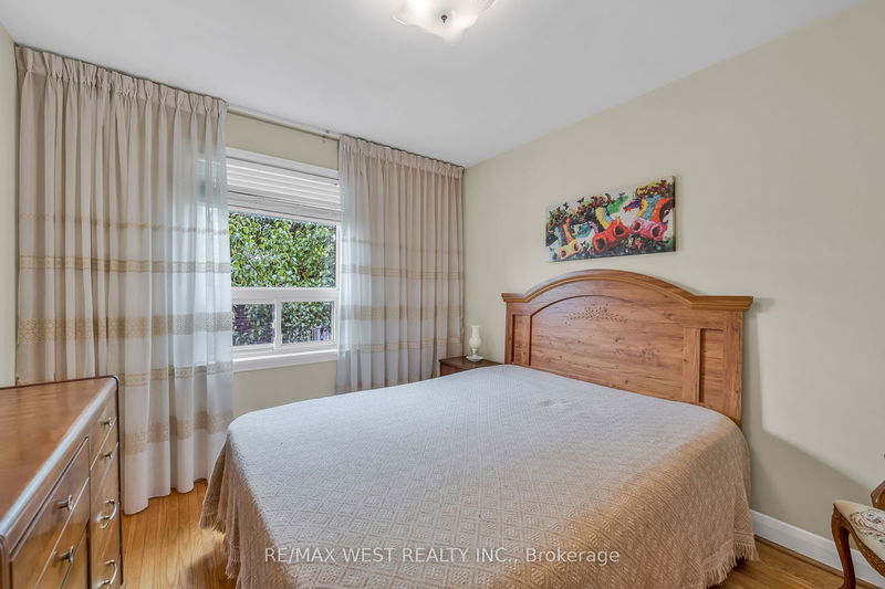 5 Picton Cres  Toronto, M3K 1W4 | Image 16