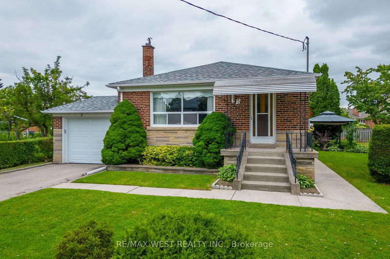 5 Picton Cres  Toronto, M3K 1W4 | Image 2