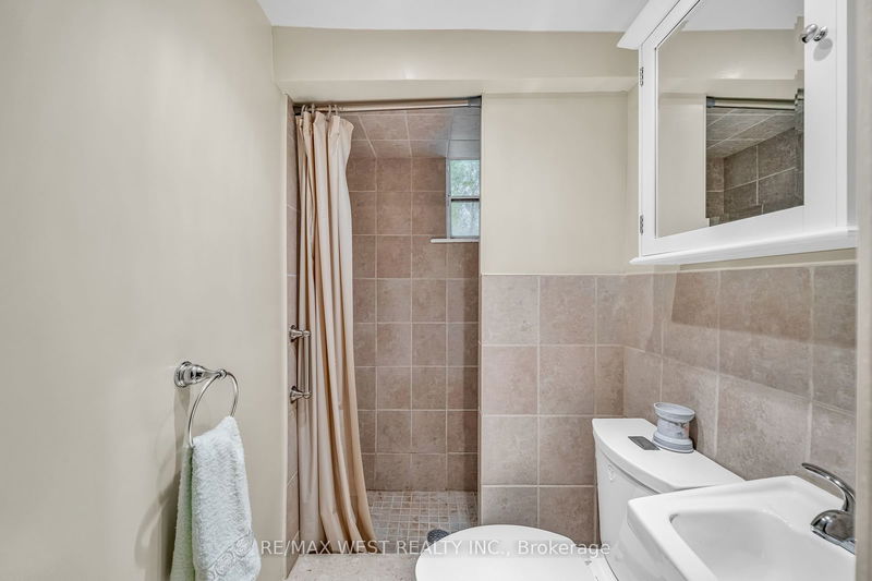 5 Picton Cres  Toronto, M3K 1W4 | Image 28