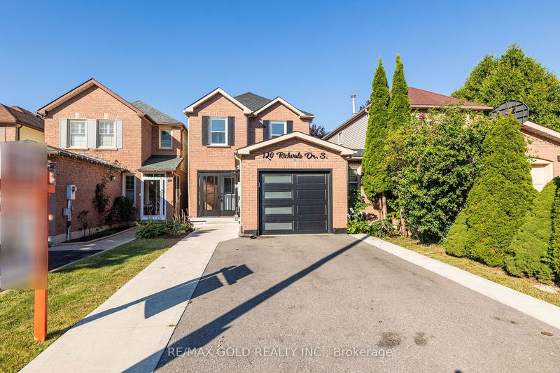 120 Richvale Dr S Brampton, L6Z 4G4 | Image 2