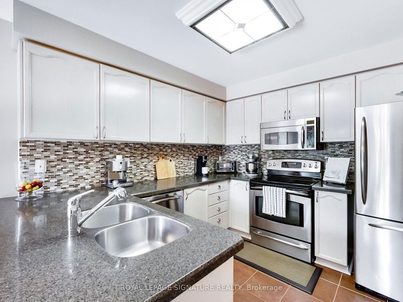 5786 Mersey St  Mississauga, L5V 1V8 | Image 12