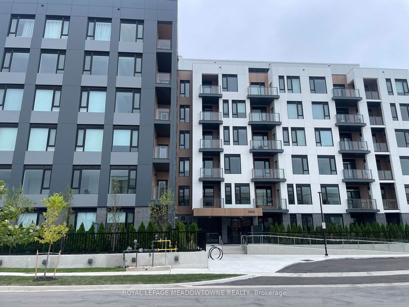 home for lease on 401-1440 Clarriage Court W